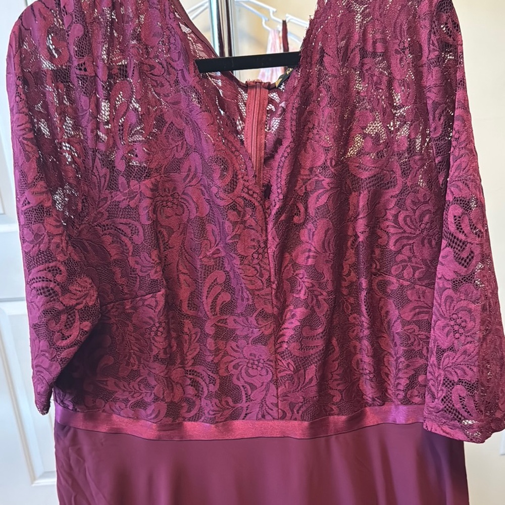 Miusol Red V-Neck Dolman Sleeve Gown